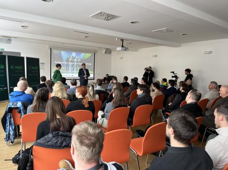 Photo 14Udeleženci srečanja12-2022, 11 10 28